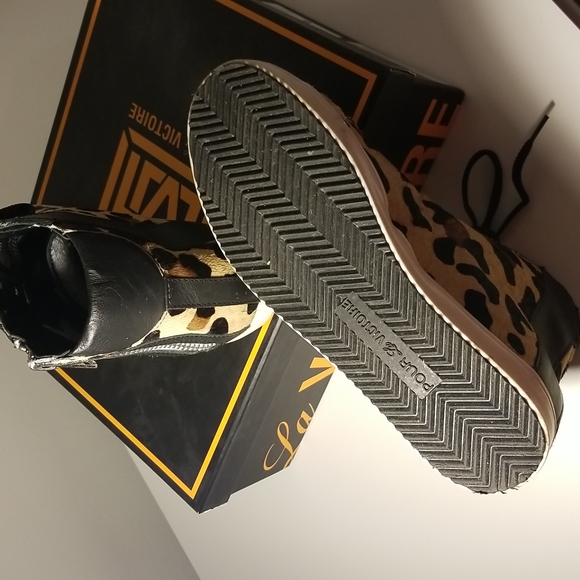 Pour la Victoire Heydi Sneakers in Leopard Pony - Picture 3 of 4